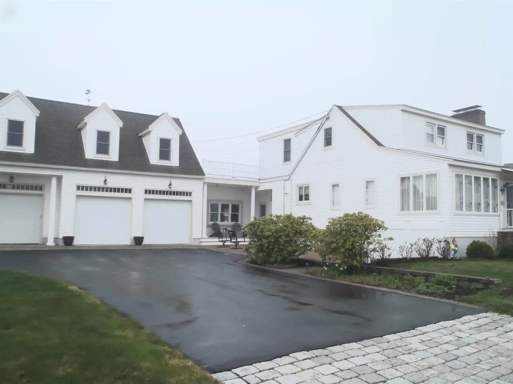 329 Ashland Street Seabrook NH 03874