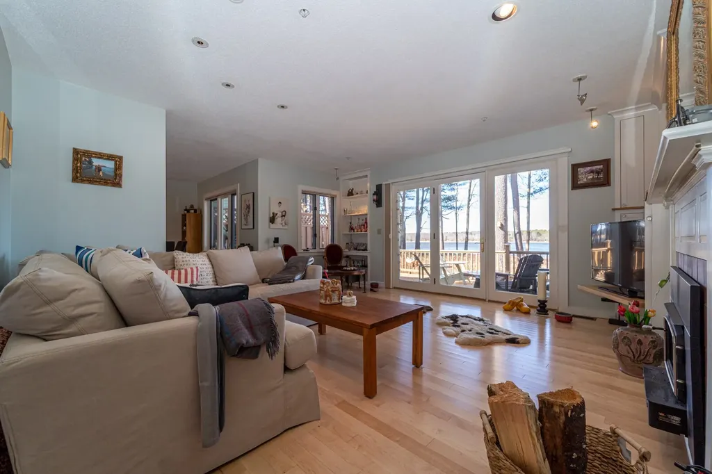 35 Clearwater Drive Dover NH 03820