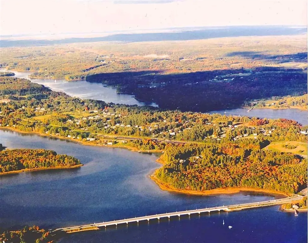 35 Clearwater Drive Dover NH 03820