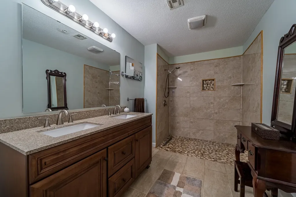 35 Clearwater Drive Dover NH 03820