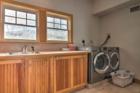 27 Mountain View Road Winhall VT 05340