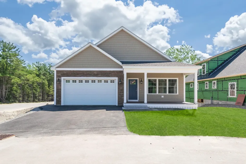 1 Huckleberry Avenue Epping NH 03042