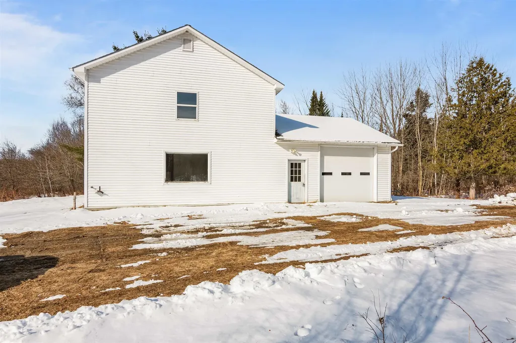 297 Browns Hill Road Newport Town, VT Real Estate MLS 4988272