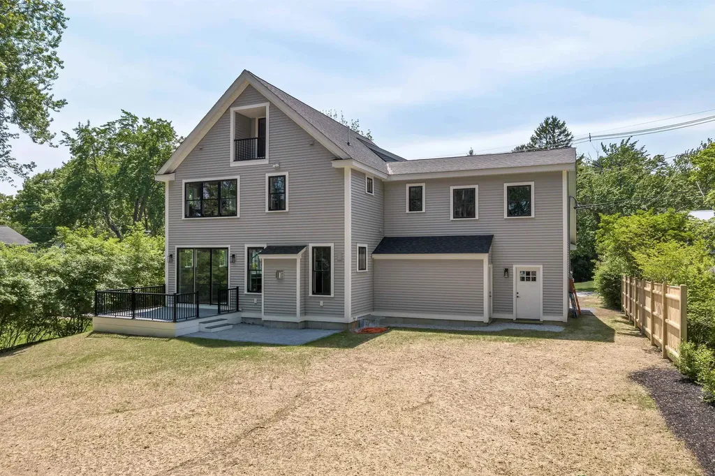 139 Essex Avenue Portsmouth NH 03802