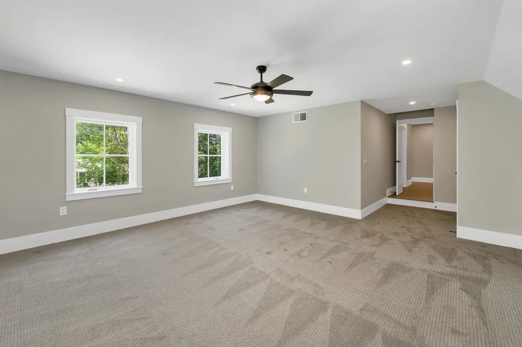 139 Essex Avenue Portsmouth NH 03802
