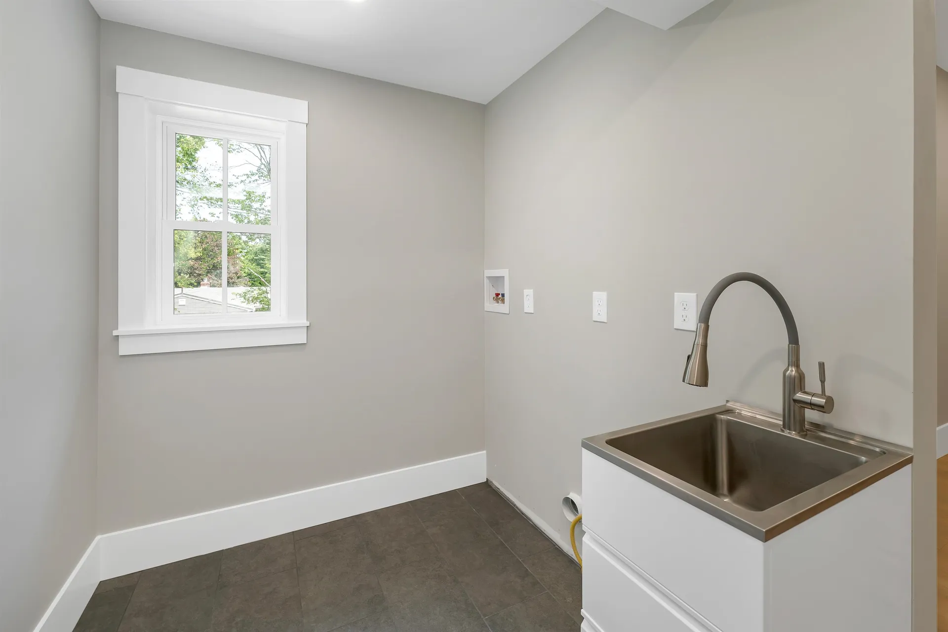 139 Essex Avenue Portsmouth NH 03802