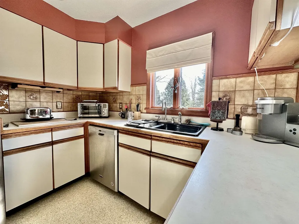 2206 Highgate Road Swanton VT 05488