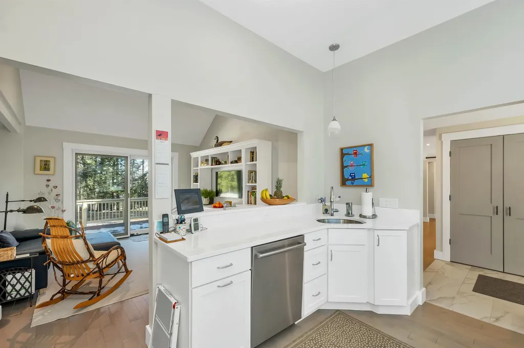 7 Point Breeze Road Wolfeboro NH 03894