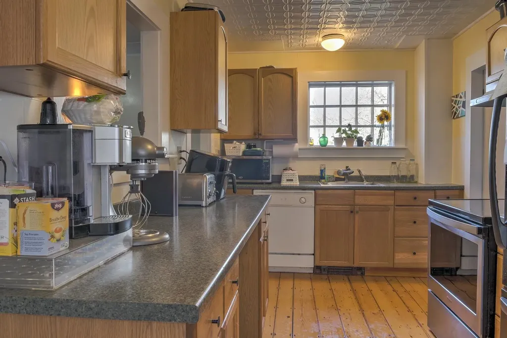 82 S Lincoln Street Keene NH 03431