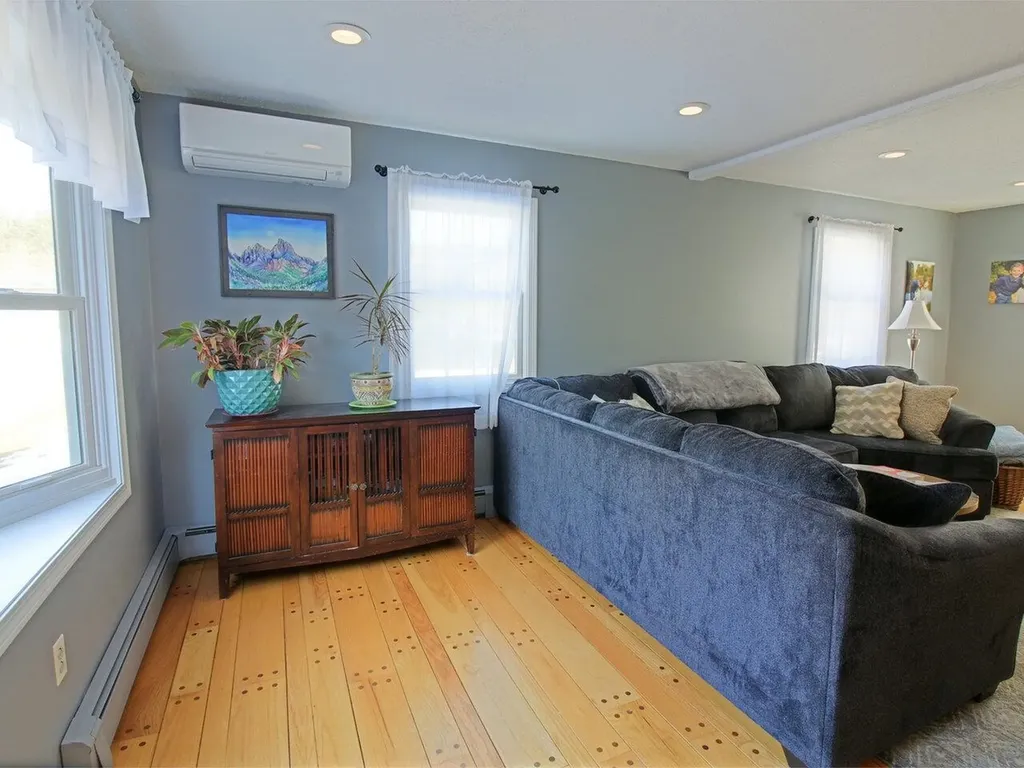 33 Snowflake Drive Jericho VT 05465