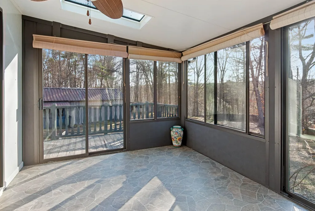9 Darby Lane Rochester NH 03839-5405