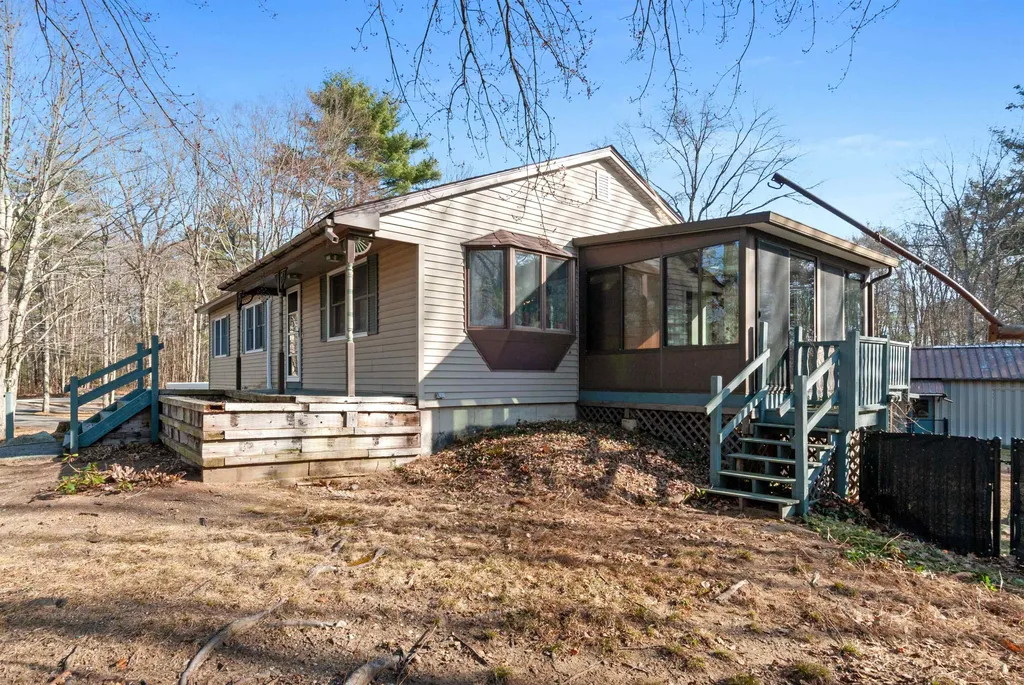 9 Darby Lane Rochester NH 03839-5405