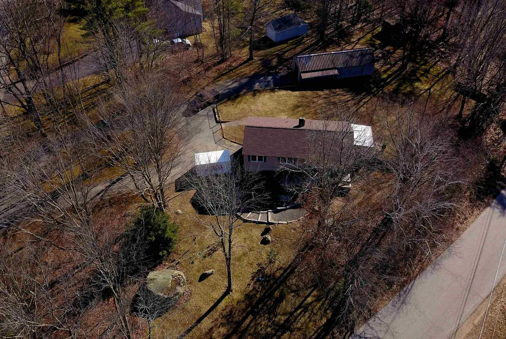 9 Darby Lane Rochester NH 03839-5405