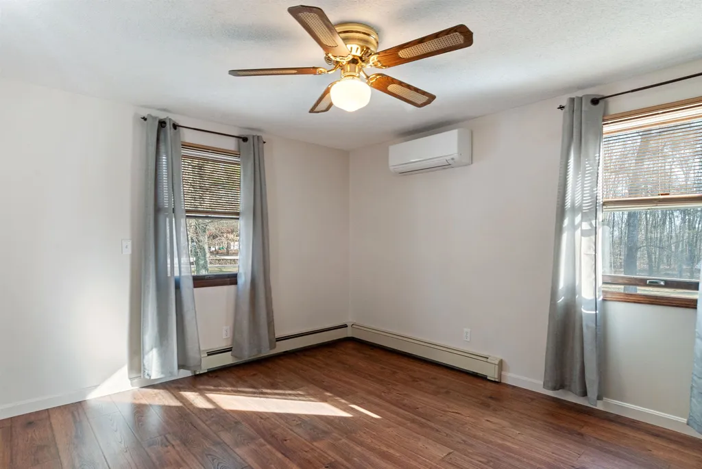 9 Darby Lane Rochester NH 03839-5405