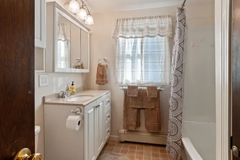 9 Darby Lane Rochester NH 03839-5405