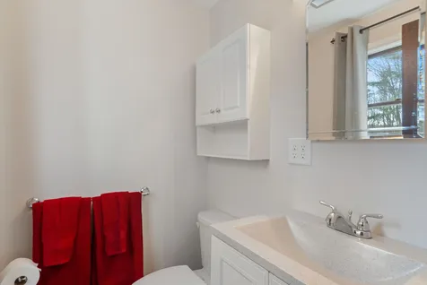 9 Darby Lane Rochester NH 03839-5405