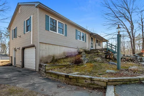 9 Darby Lane Rochester NH 03839-5405