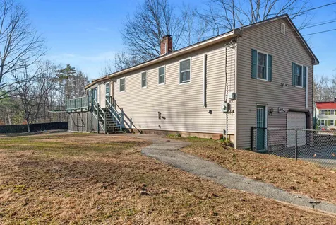 9 Darby Lane Rochester NH 03839-5405