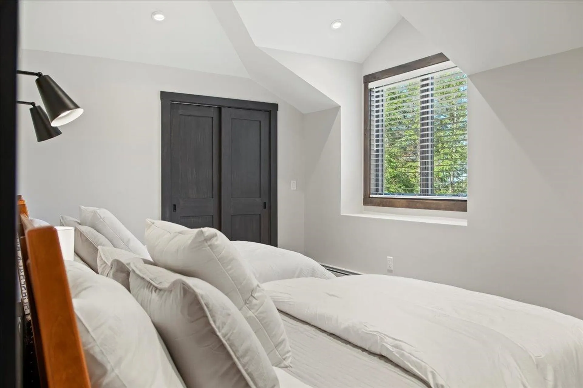 14 Old Ridge Road Winhall VT 05340