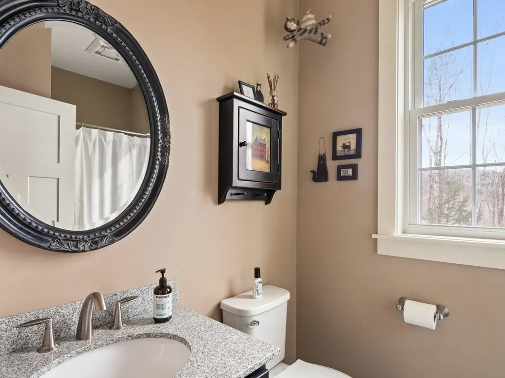 140 Wolf Lane Richmond VT 05477