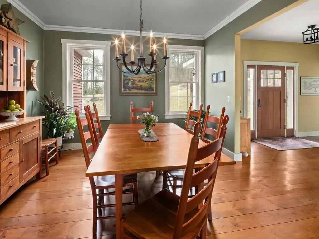 140 Wolf Lane Richmond VT 05477