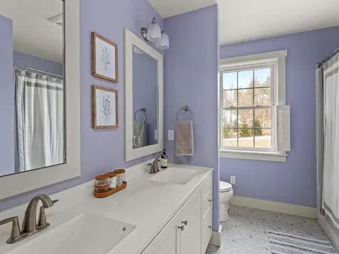140 Wolf Lane Richmond VT 05477