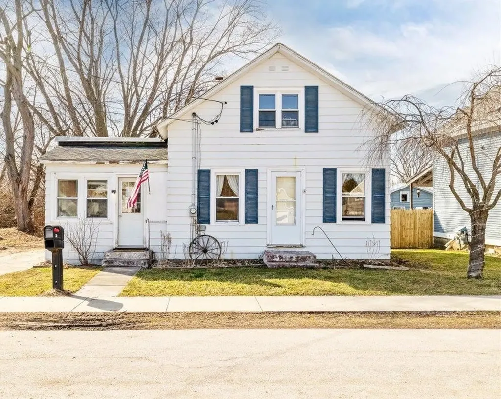 32 Huntington Street St. Albans City VT 05478