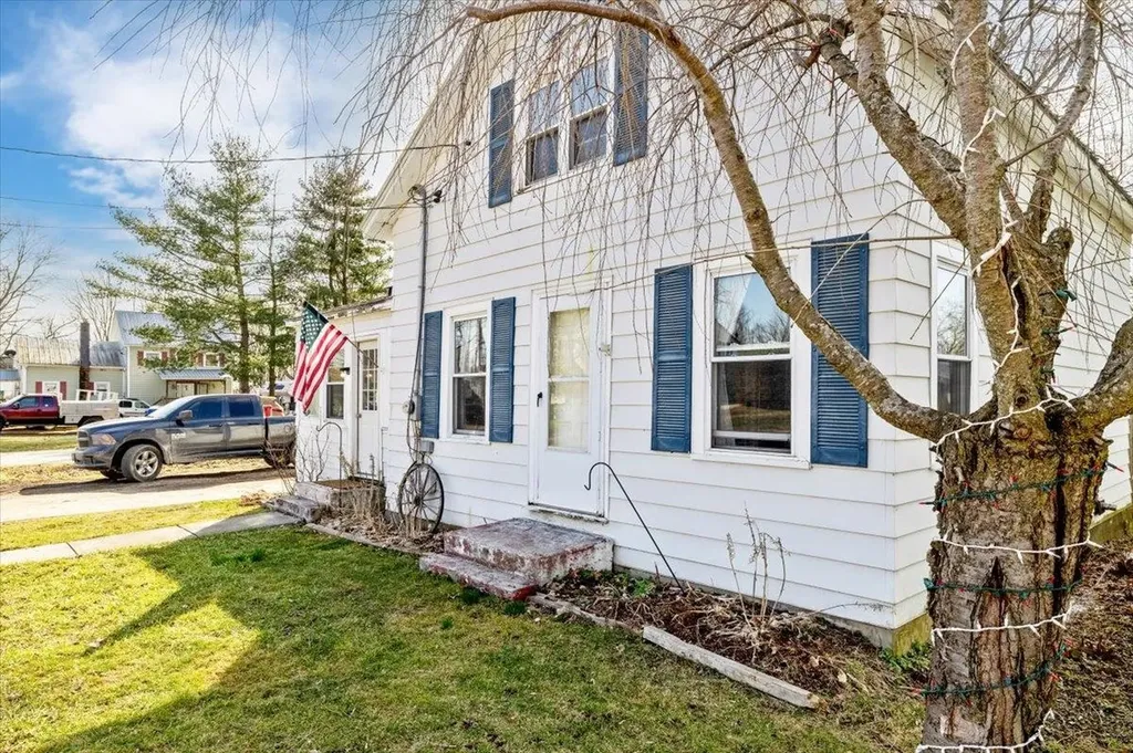 32 Huntington Street St. Albans City VT 05478