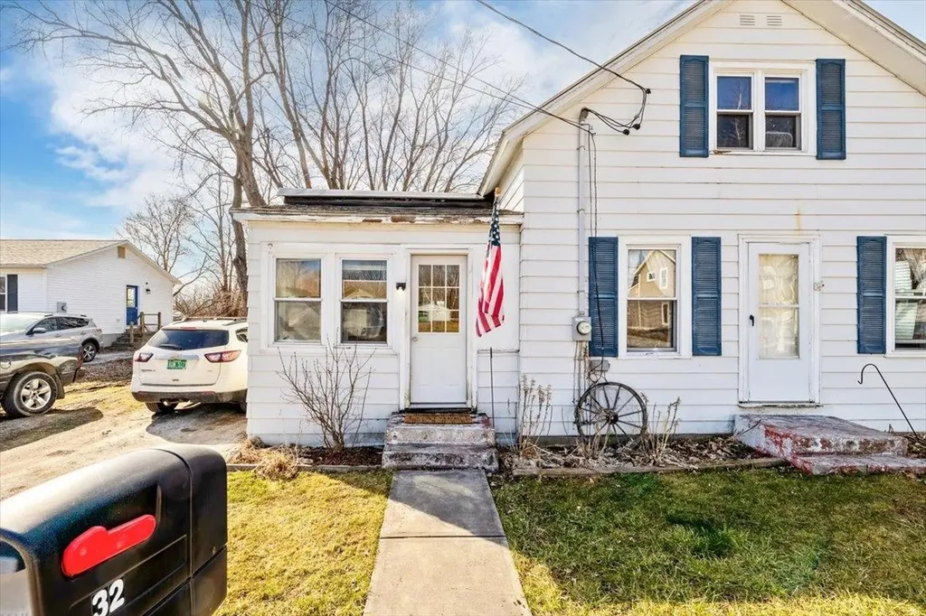 32 Huntington Street St. Albans City VT 05478