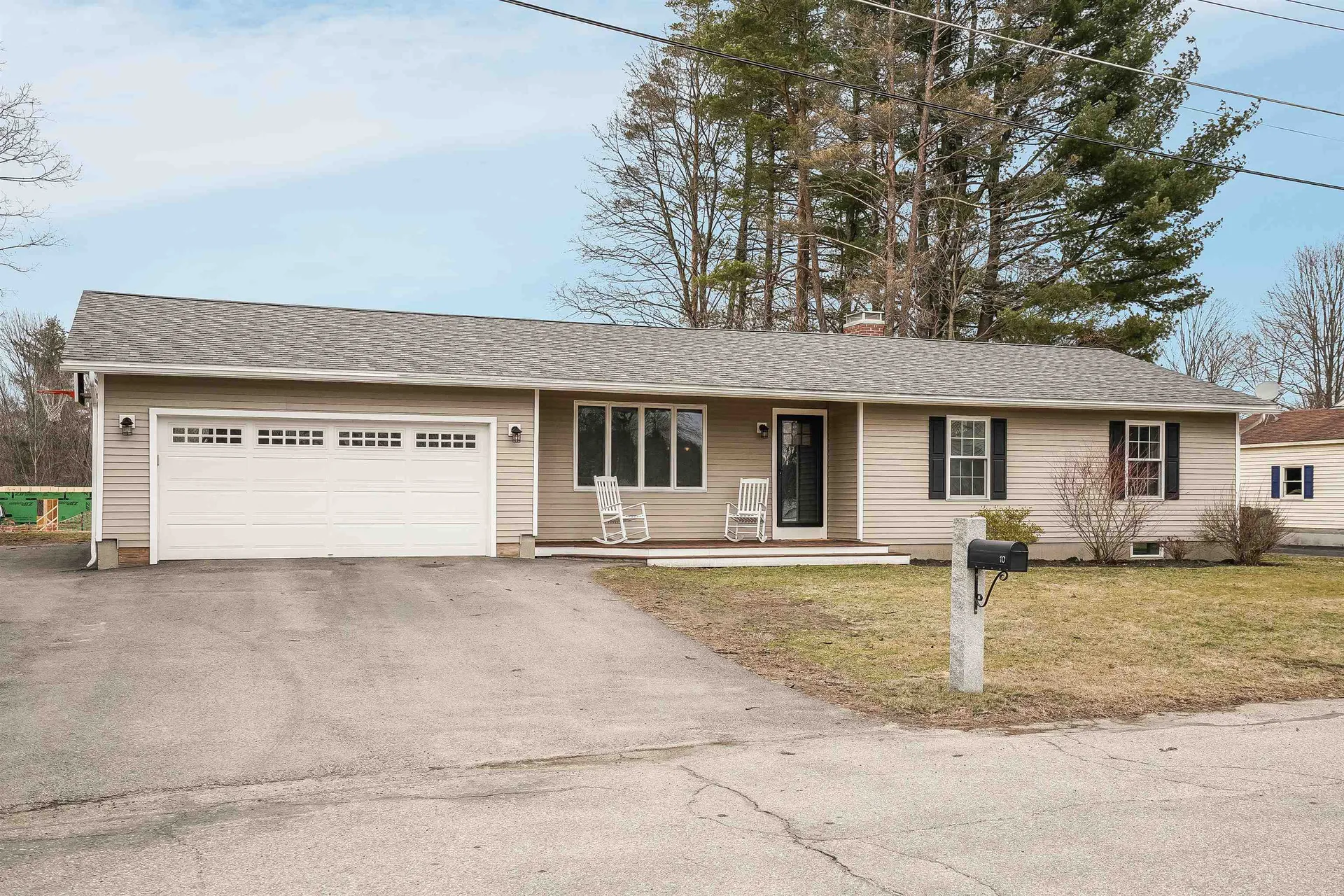 10 Spruce Street Milford NH 03055