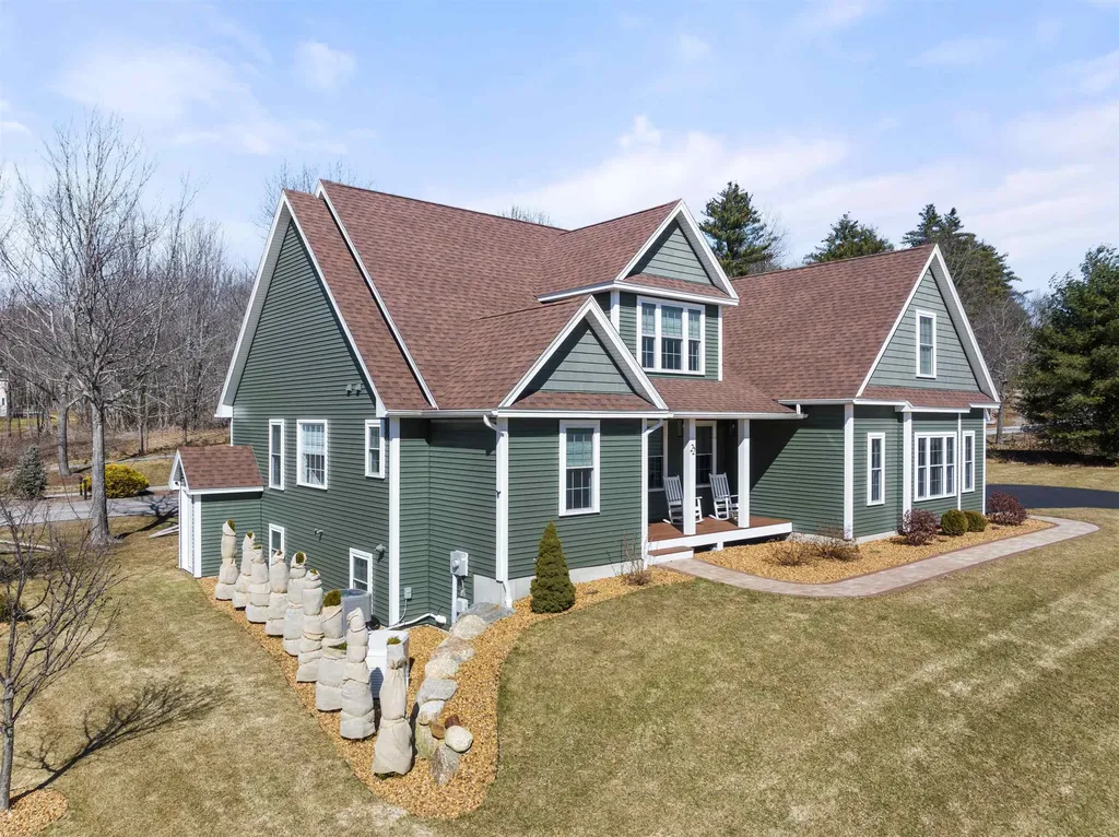 22 Darwin Place Laconia NH 03246
