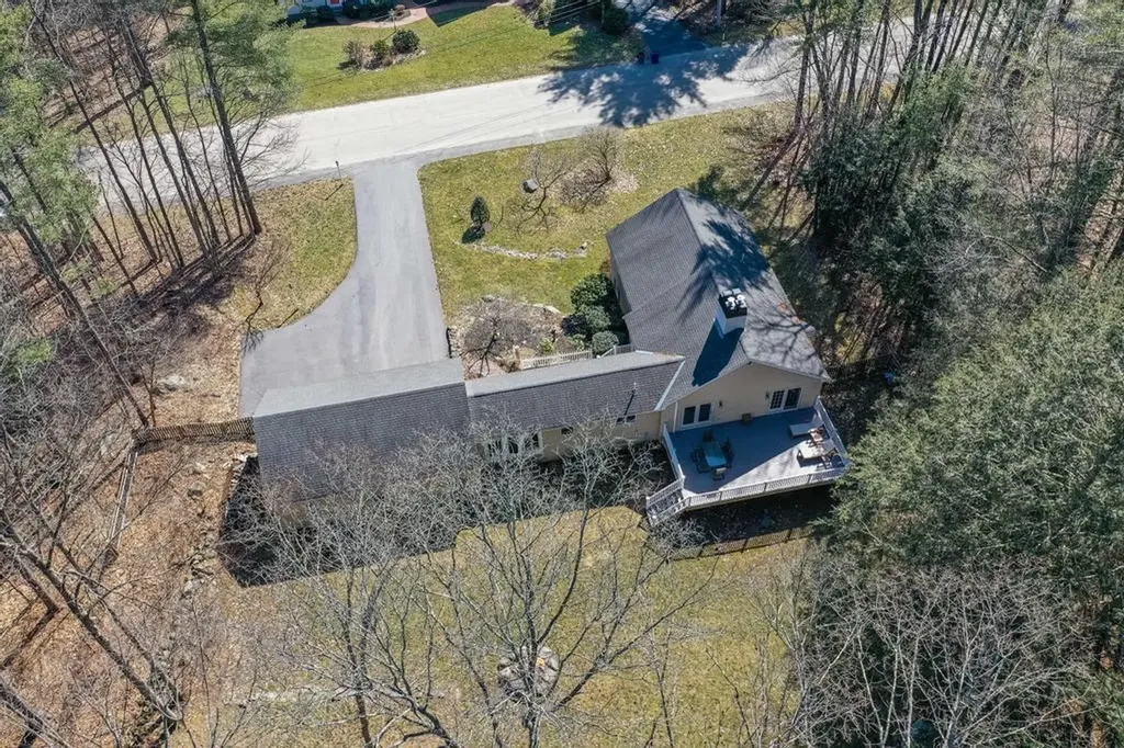 14 Cullen Way Exeter NH 03833
