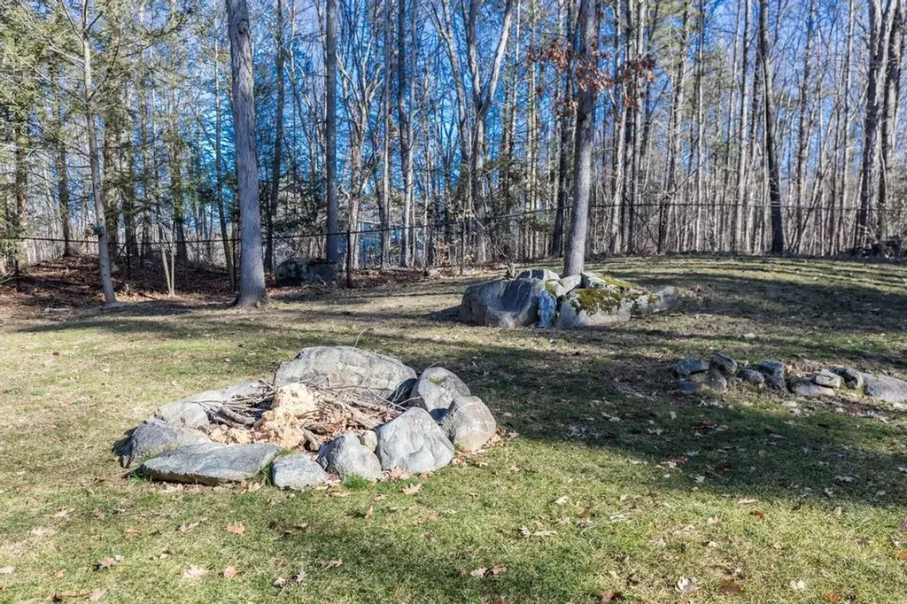 14 Cullen Way Exeter NH 03833