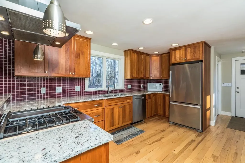 14 Cullen Way Exeter NH 03833