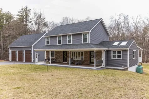 5 Surrey Lane Pelham NH 03076