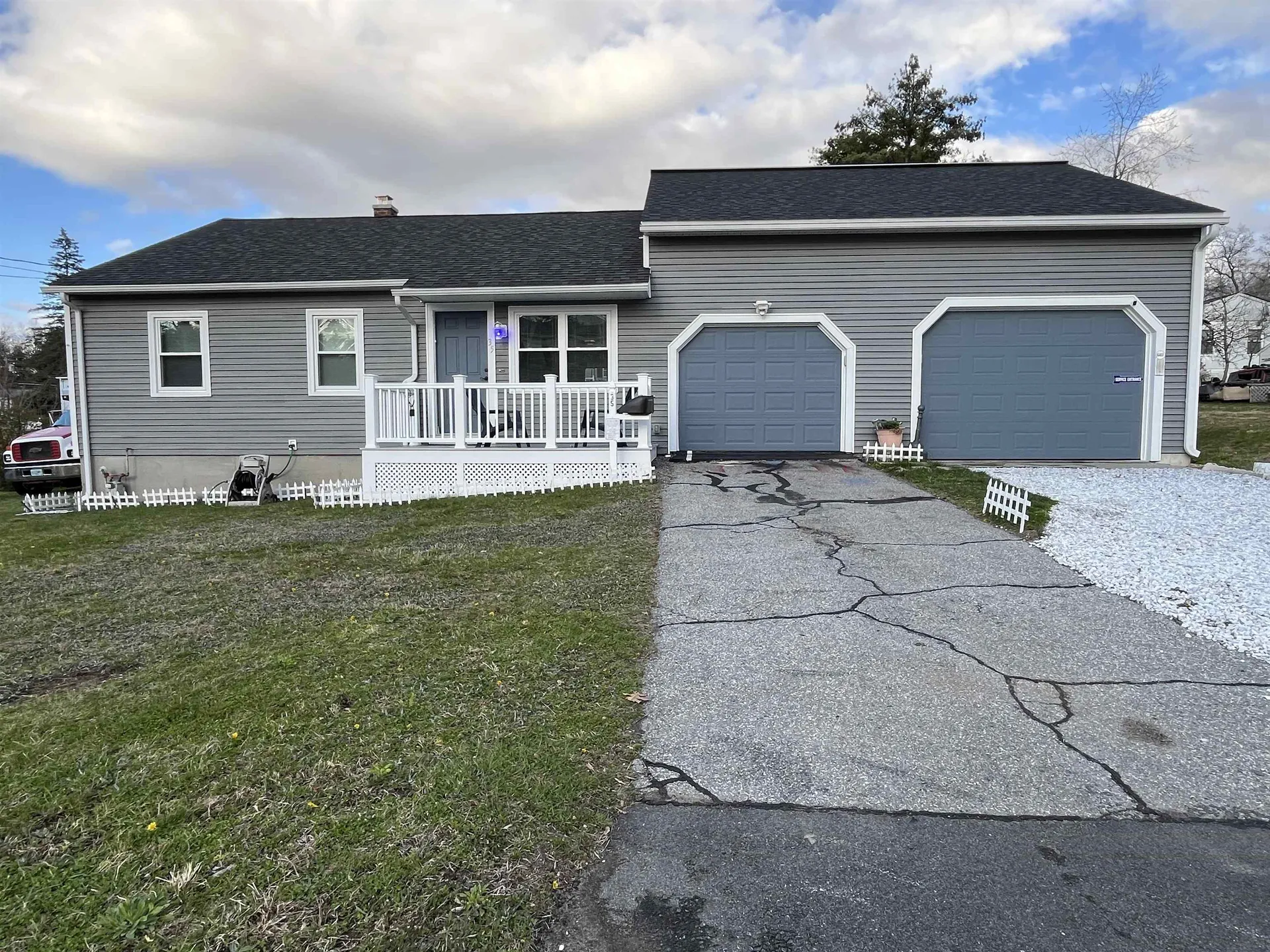 35 Meade Street Nashua NH 03064-1428