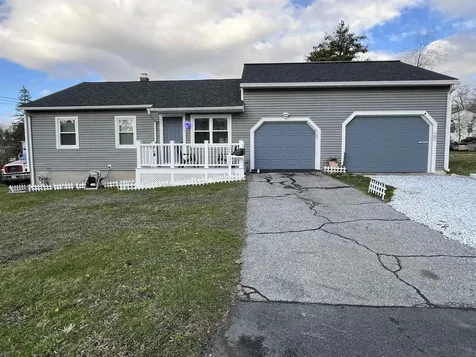 35 Meade Street Nashua NH 03064-1428