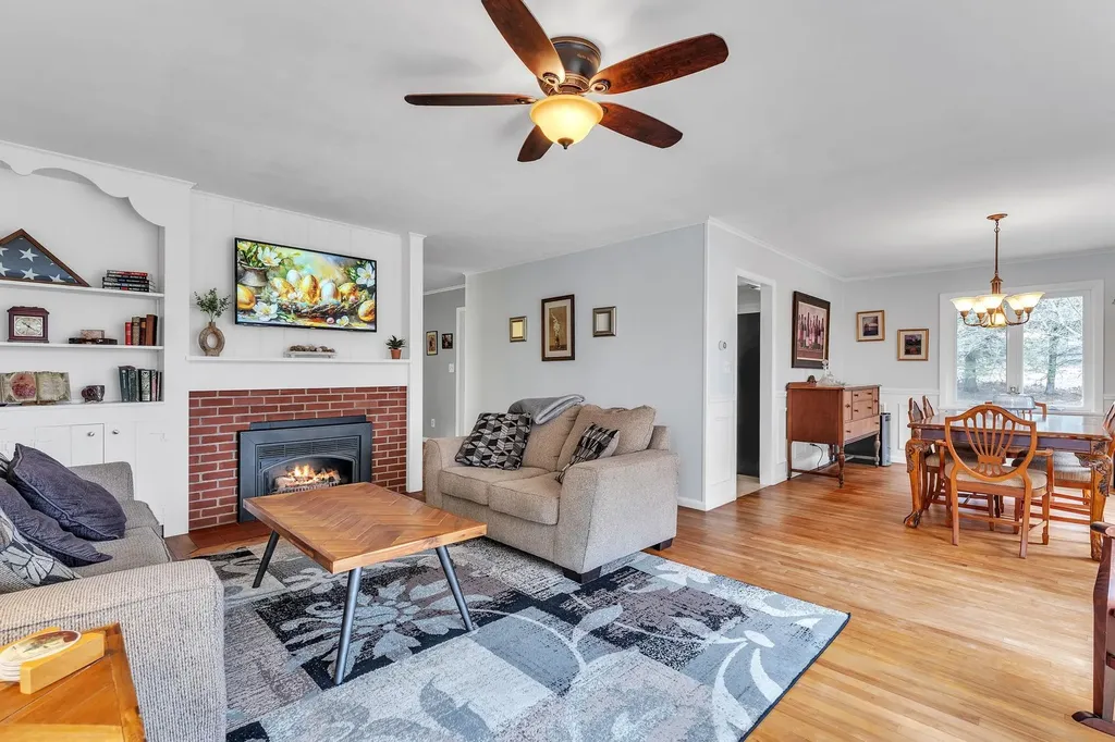 114 Vt Route 214 Plainfield VT 05667