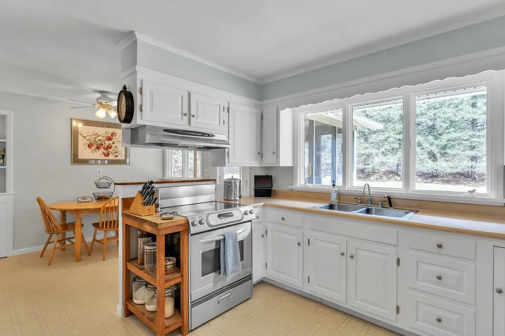 114 Vt Route 214 Plainfield VT 05667