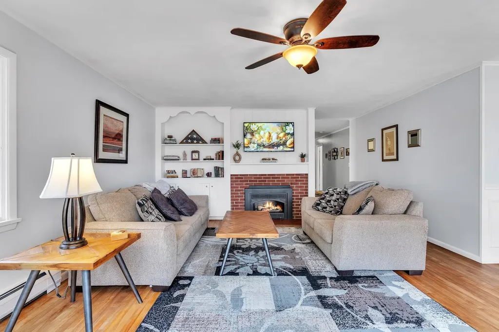 114 Vt Route 214 Plainfield VT 05667