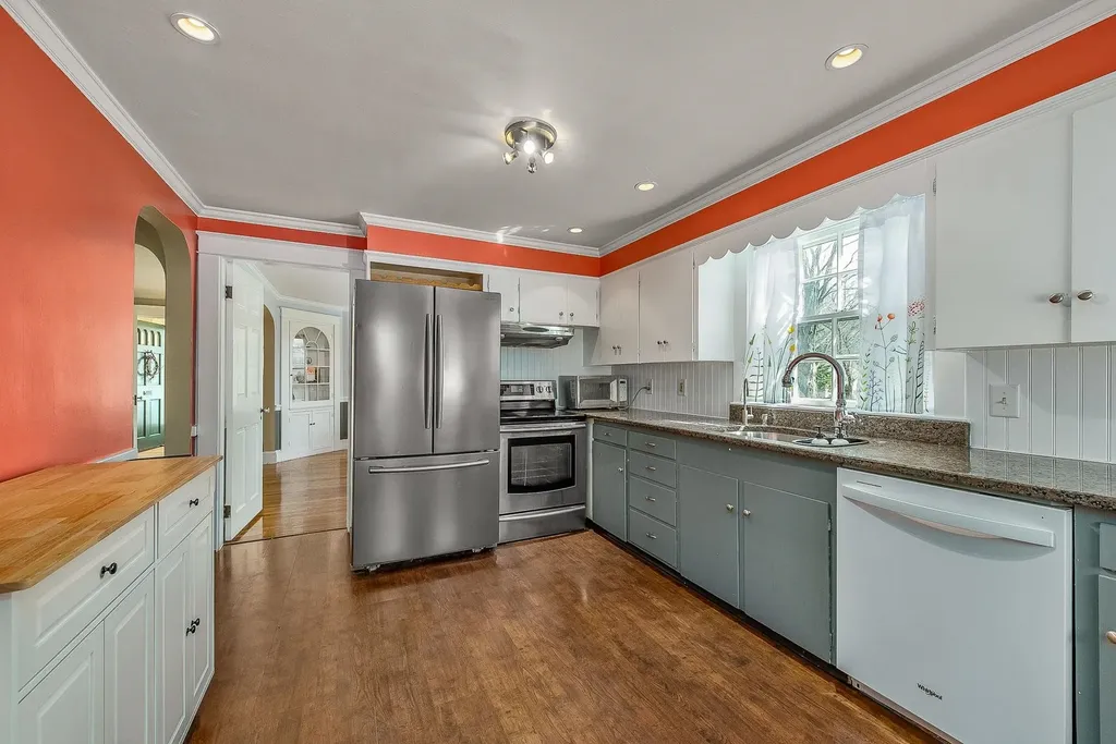 5 Longmeadow Road Dover NH 03820