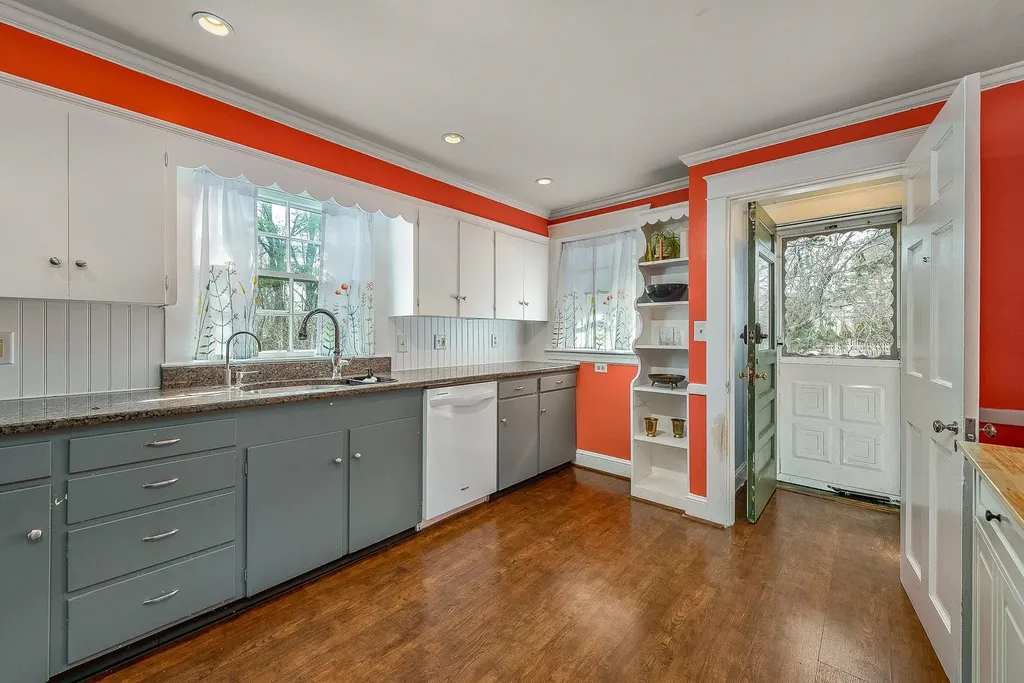 5 Longmeadow Road Dover NH 03820