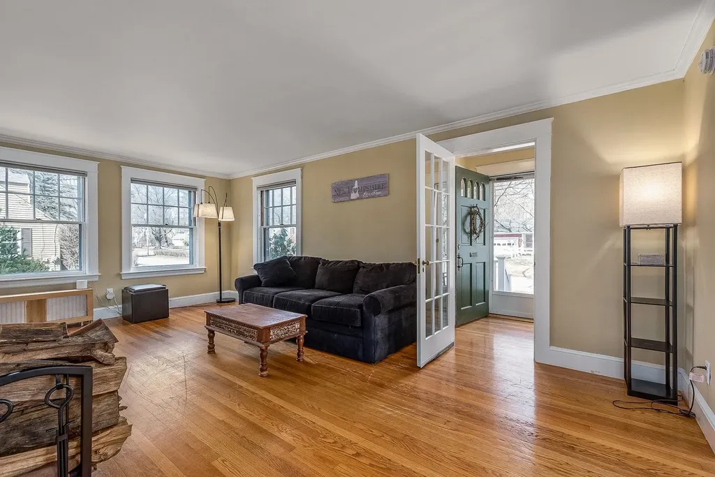 5 Longmeadow Road Dover NH 03820