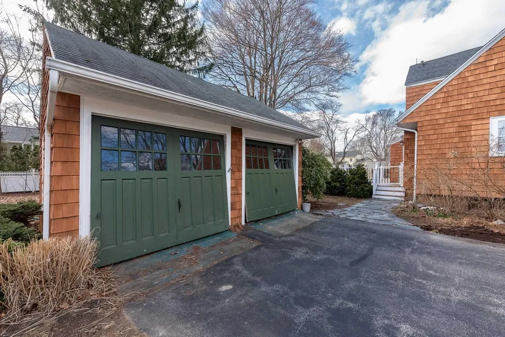5 Longmeadow Road Dover NH 03820