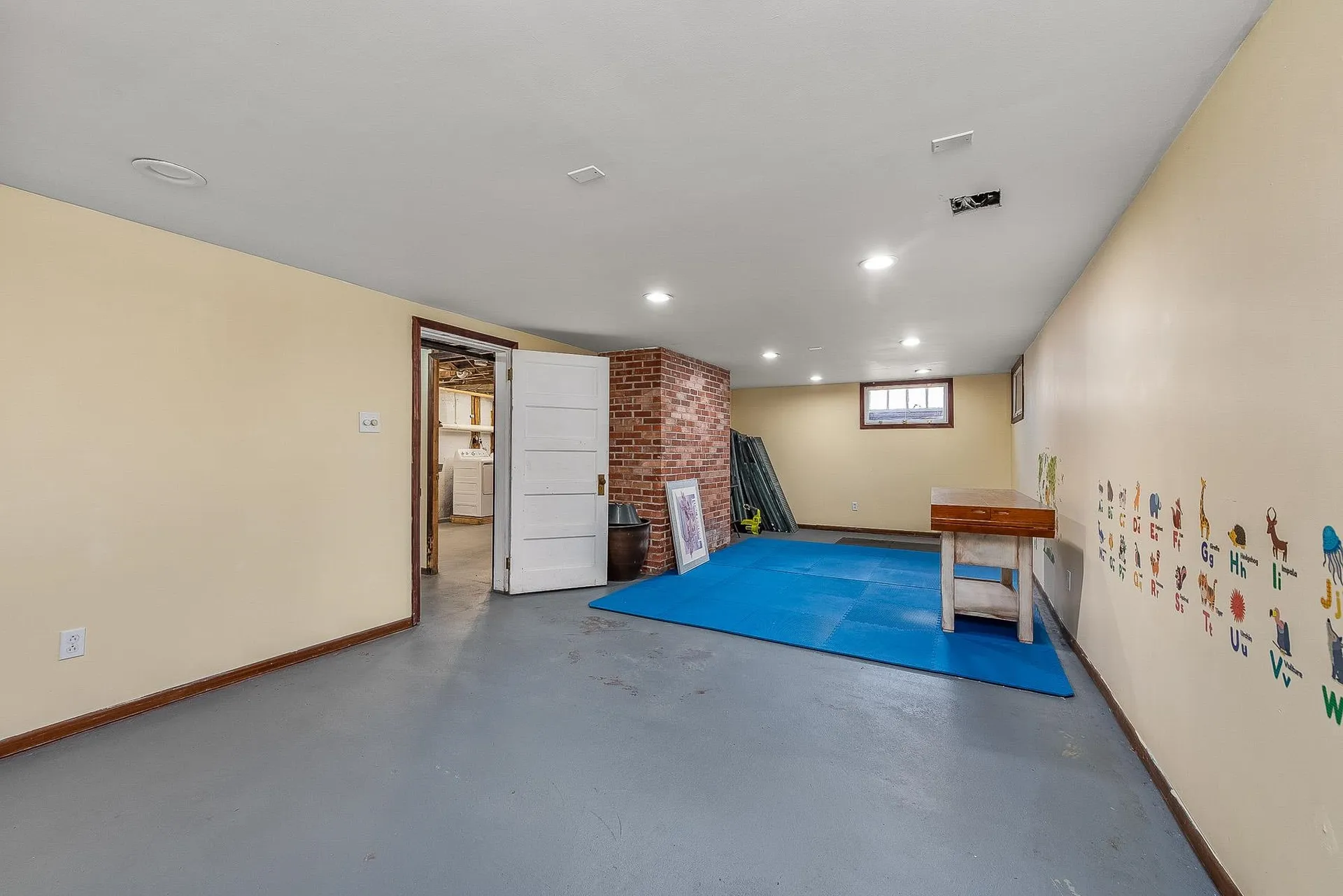 5 Longmeadow Road Dover NH 03820