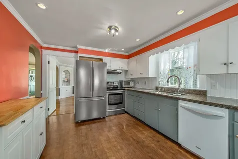 5 Longmeadow Road Dover NH 03820