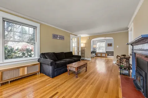 5 Longmeadow Road Dover NH 03820