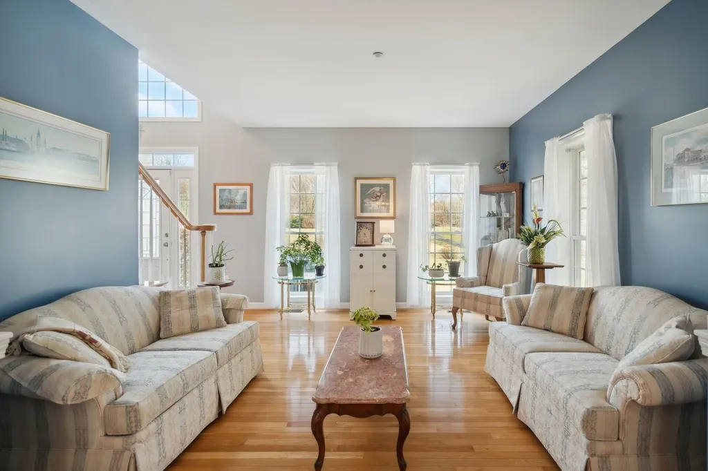 15 Farrwood Drive Hooksett NH 03106