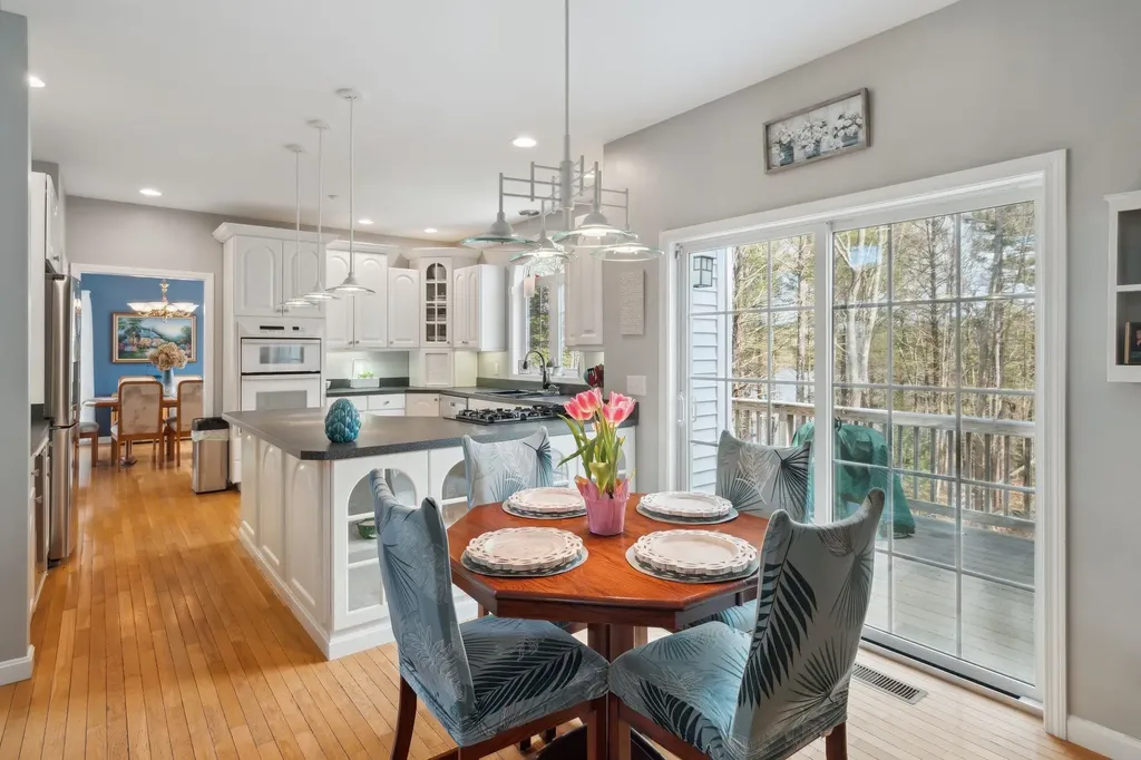 15 Farrwood Drive Hooksett NH 03106