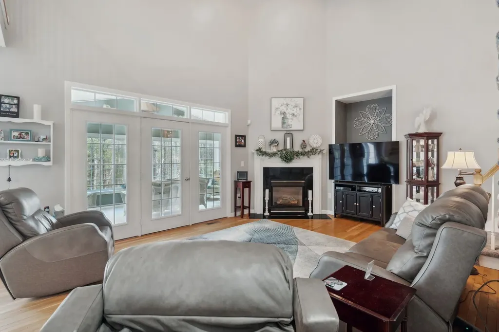 15 Farrwood Drive Hooksett NH 03106